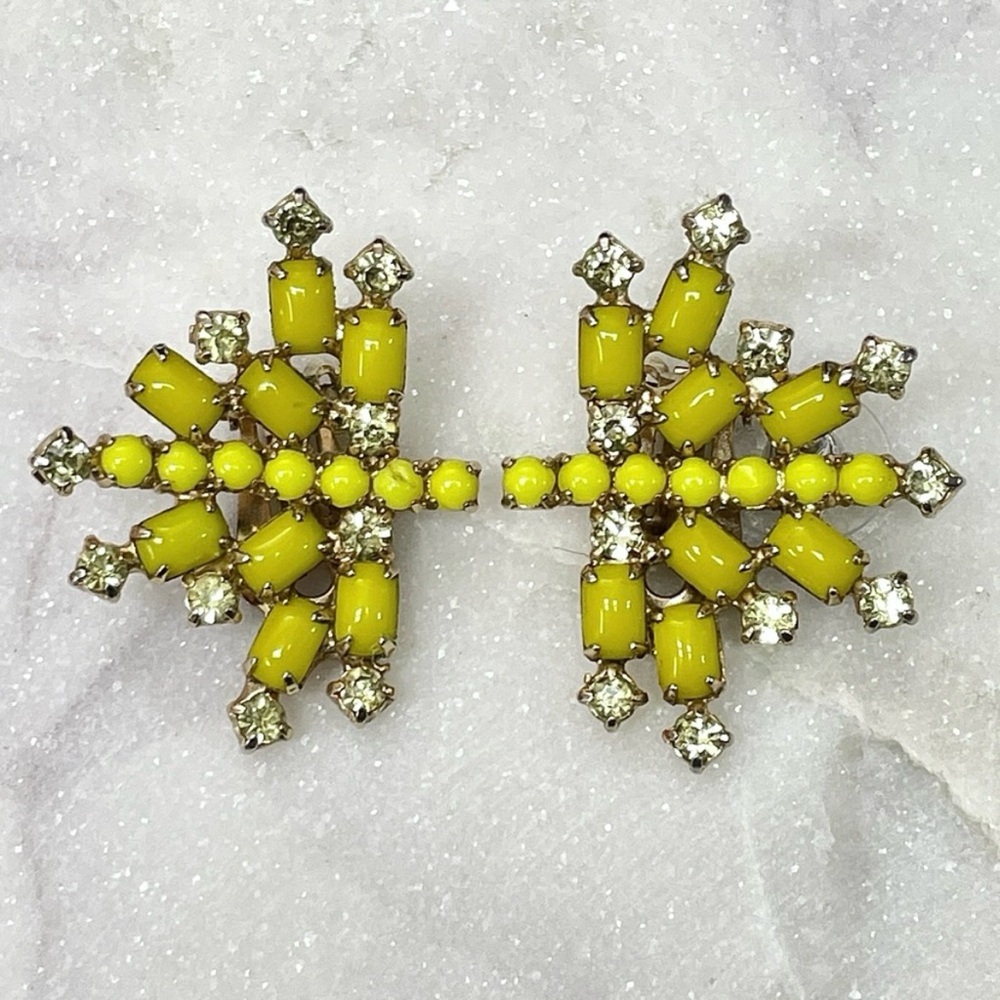 Vintage Kramer Signed Chartreuse Thermoset Flower Rhinestone Clip On Earrings